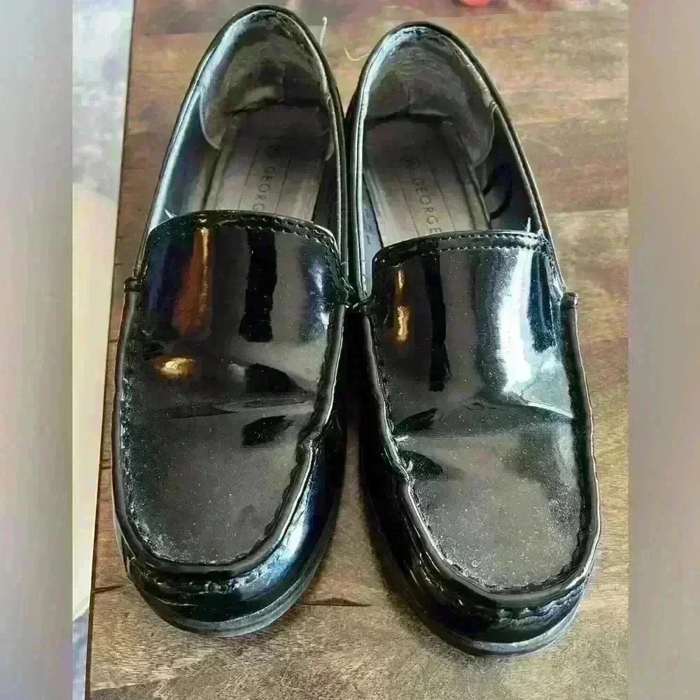 George Womens Size 7.5 black loafers